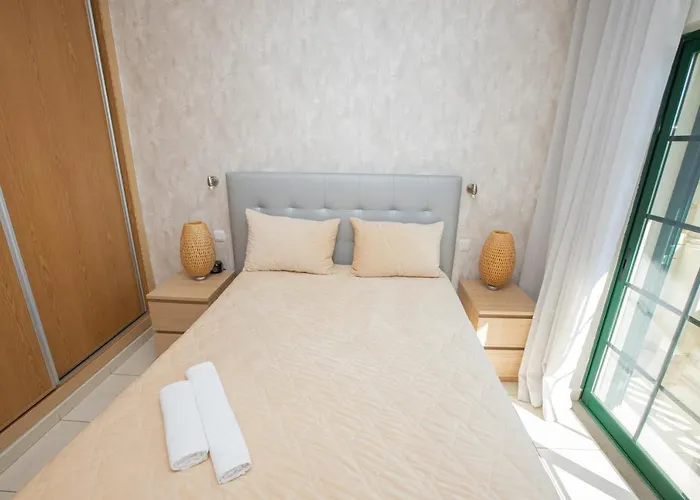 Holiday Albufeira * Албуфейра